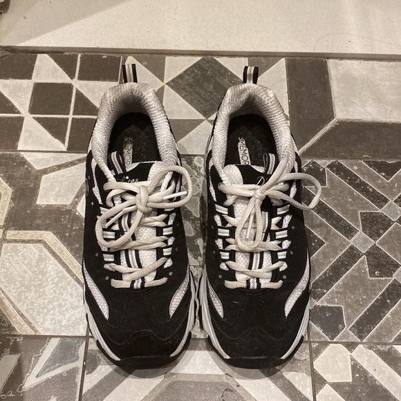 Black & white sneakers - Picture 3 of 6